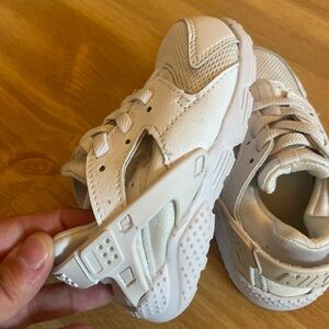 Nike Air Huarache Run TD White Toddler Shoes Size 7C 704950-110 Sneakers Baby